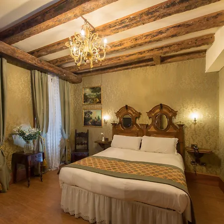 カサ ニコロ プリウリ ホテル 3*