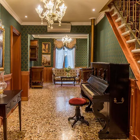 カサ ニコロ プリウリ ホテル 3*